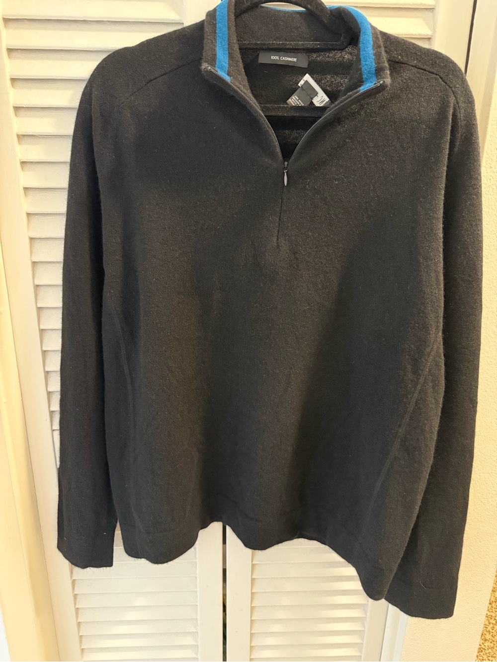 INC International Concepts Men's Black 100% Cashmere Sweater w Blue Collar Trim